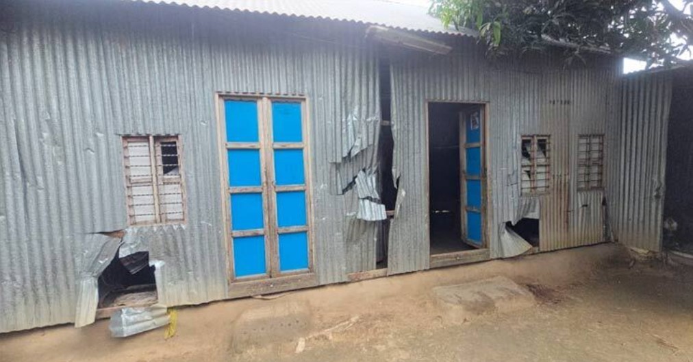 আ.লীগ থেকে বিএনপিতে যোগ দিয়েই বিএনপির নেতাকর্মীদের বাড়িঘরে হামলা-লুটপাট